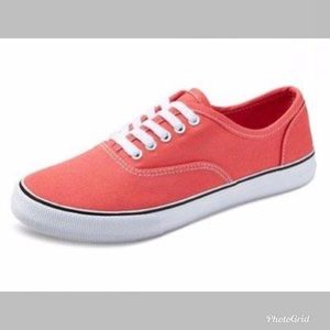 Gently Used Women's Layla Sneakers Mossimo Supply